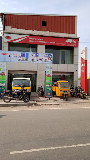 Mahindra Automotive Commercial Automotive | Show Room