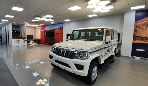 Mahindra Automotive Manufacturers - SUV Automotive | Show Room