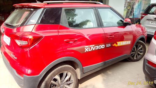Mahindra Automotive Manufacturers - SUV Automotive | Show Room
