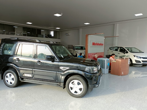 Mahindra Bhagawati Frontline Motorizer - SUV Showroom Automotive | Show Room