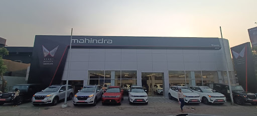 Mahindra Bhavna Automobile - SUV Showroom Automotive | Show Room