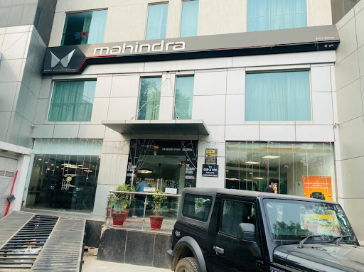 Mahindra Dee Emm Automotive | Show Room