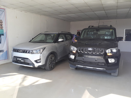 Mahindra Dewan Four Wheels Automotive | Show Room