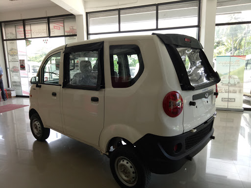Mahindra Eram Motors Automotive | Show Room