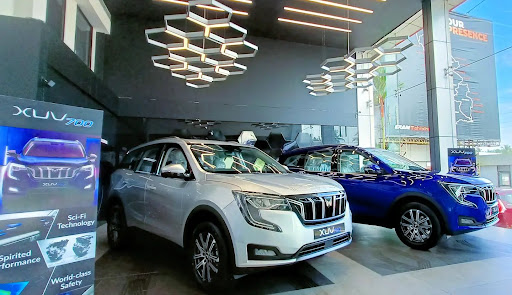 Mahindra Eram Motors Service Manjeri Automotive | Show Room