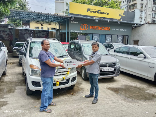 Mahindra First Choice (Preoncars) Automotive | Show Room