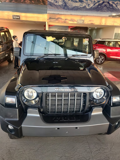 Mahindra G.N. Autonation - SUV Automotive | Show Room