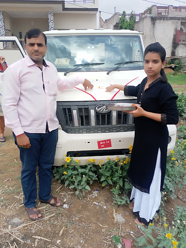 Mahindra Gehlot Motors - SUV Automotive | Show Room