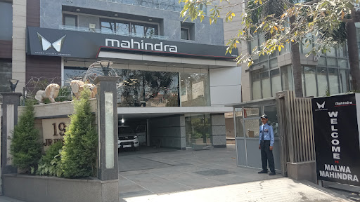 Mahindra Harbans Motors - SUV Showroom Automotive | Show Room