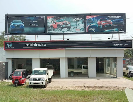 Mahindra Hora Motors - SUV Automotive | Show Room