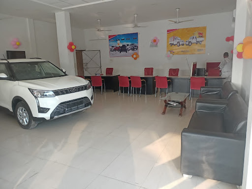 Mahindra Hora Motors - SUV Automotive | Show Room