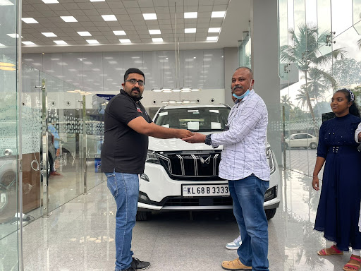 Mahindra Horizon Motors Automotive | Show Room