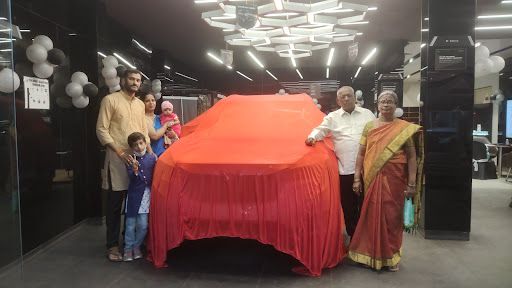 Mahindra India Garage Automotive | Show Room