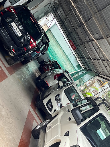 Mahindra India Garage - SUV Automotive | Show Room