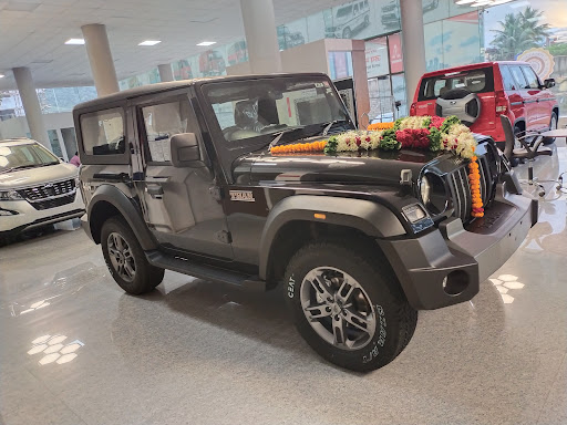 Mahindra Jay Motors Automotive | Show Room