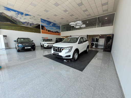 Mahindra K S Motors - Vaishali Nagar Automotive | Show Room