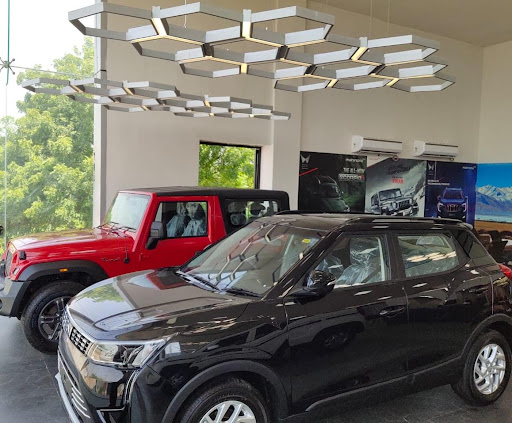 Mahindra Kamlesh Autowheels - SUV Automotive | Show Room