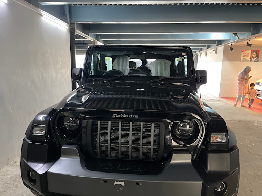 Mahindra Mighty Autowheels - SUV Automotive | Show Room