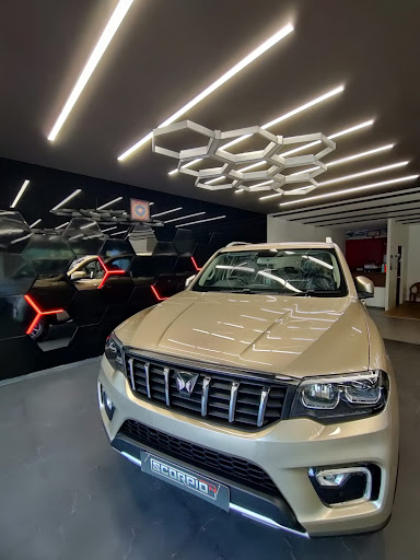 Mahindra MM Motors - Chennai Automotive | Show Room