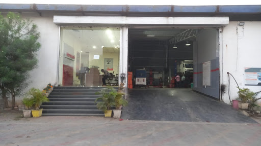 Mahindra Model Fuels Giridih Workshop Automotive | Show Room