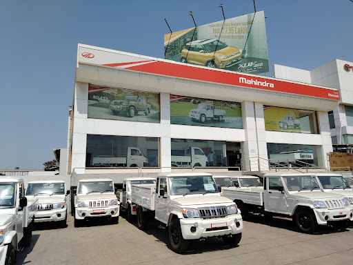 Mahindra Nanavati Automotive - Commercial Vehicle Showroom Automotive | Show Room