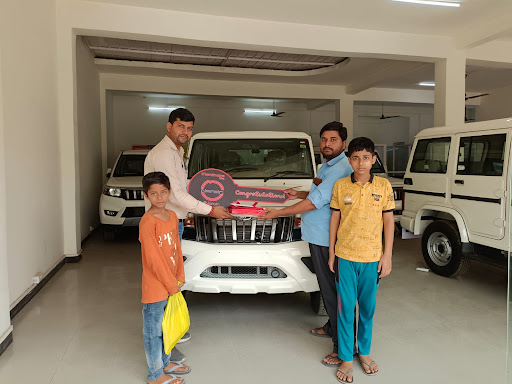 Mahindra Narain Automobiles - SUV Automotive | Show Room