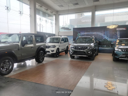 Mahindra Nataraj Mobiles - SUV Automotive | Show Room