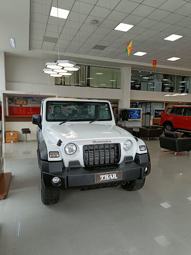 Mahindra Om Auto - SUV Automotive | Show Room