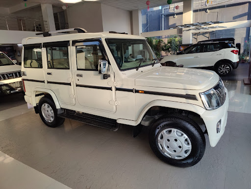 Mahindra Param Automobiles - SUV Automotive | Show Room