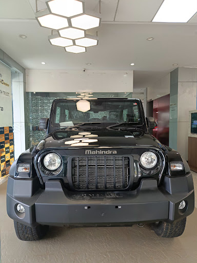 Mahindra Paramount Automotives Automotive | Show Room