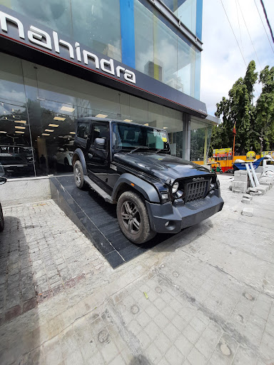 Mahindra PPS Showroom Koramangala Automotive | Show Room