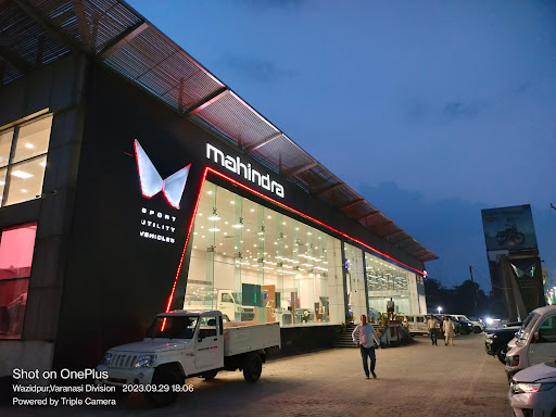 Mahindra Raj India Auto - SUV Automotive | Show Room