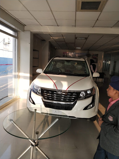 MAHINDRA Raj Vehicles Automotive | Show Room