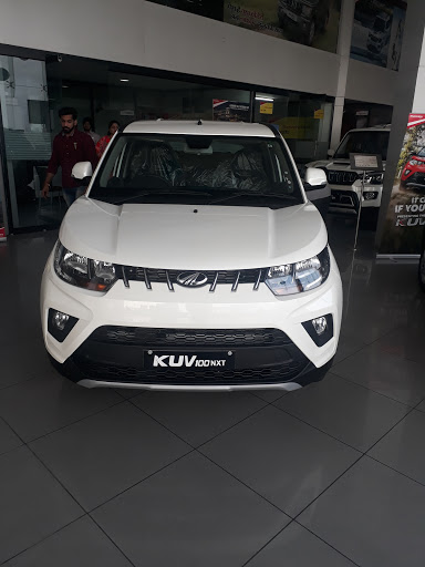 Mahindra Raj Vehicles Automotive | Show Room