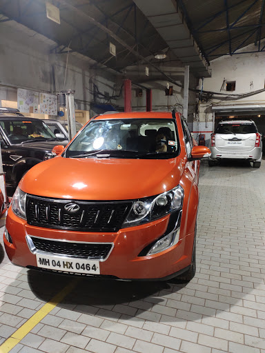 Mahindra Randhawa Motors Automotive | Show Room