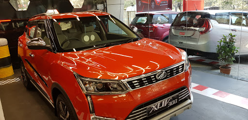 Mahindra Randhawa Motors Automotive | Show Room