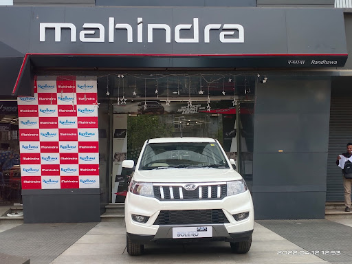 Mahindra Randhawa Motors - SUV Showroom Automotive | Show Room