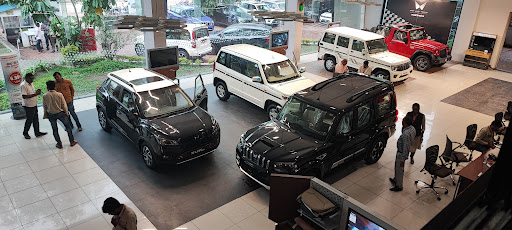 Mahindra Ratnapprabbha Motor Automotive | Show Room