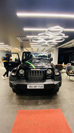 Mahindra Royal Motors - SUV Showroom Automotive | Show Room