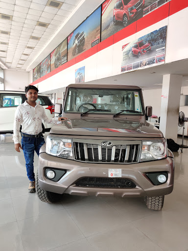 Mahindra Rudra Automart - SUV Automotive | Show Room