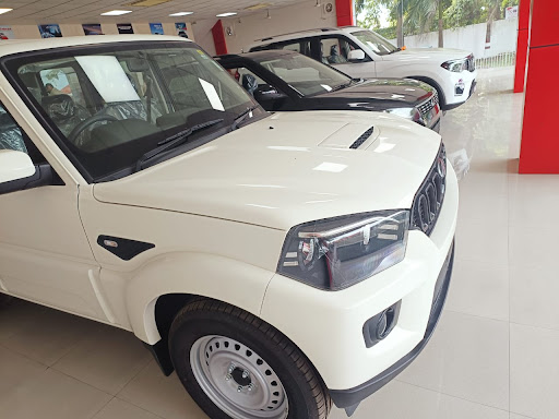 Mahindra Sardar Motors - SUV Automotive | Show Room
