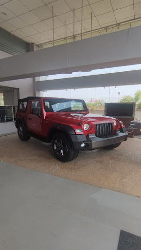 Mahindra Shivz Autotech - SUV Automotive | Show Room