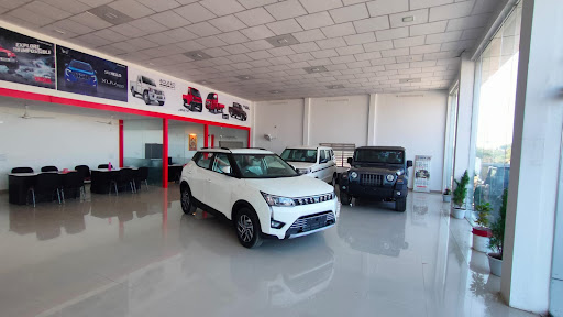 Mahindra Siddhivinayak Motors Automotive | Show Room