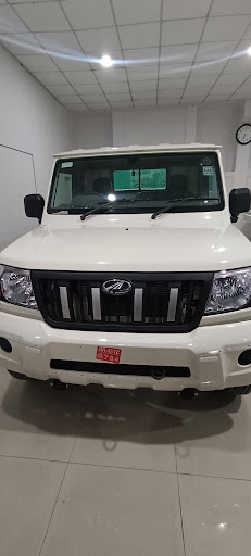 MAHINDRA SIDDHIVINAYAK MOTORS PVT. LTD. Automotive | Show Room