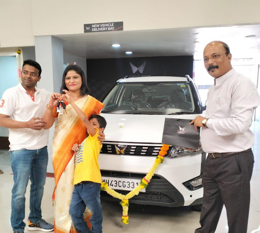 Mahindra Silver Jubilee Motors Automotive | Show Room