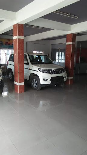 Mahindra SKS Automobiles Automotive | Show Room