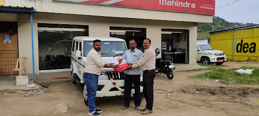 Mahindra SKS Automobiles Automotive | Show Room