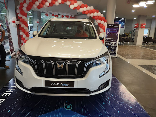 MAHINDRA Snowview Automobiles Pvt. Ltd. Automotive | Show Room