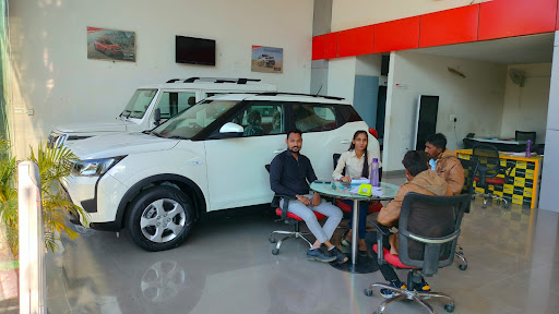 Mahindra Somya Vehicles Automotive | Show Room