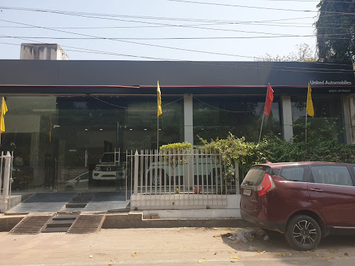 Mahindra United Automobiles Automotive | Show Room